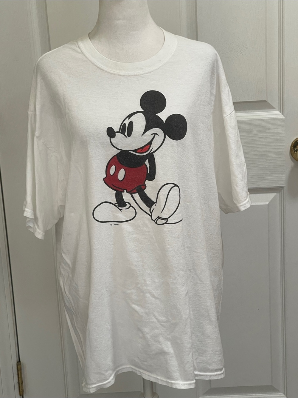 Jerseys White Mickey Mouse Graphic Tee - Men's Casual Shirt. Size XLg